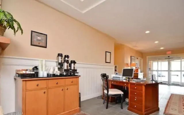 Rivertide Suites Hotel