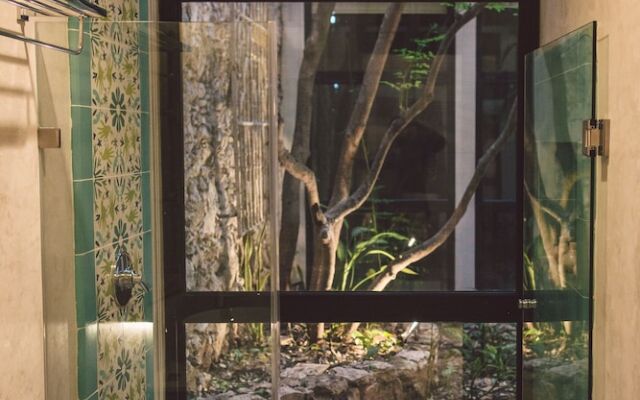 TreeHouse Boutique Hotel - Adults Only