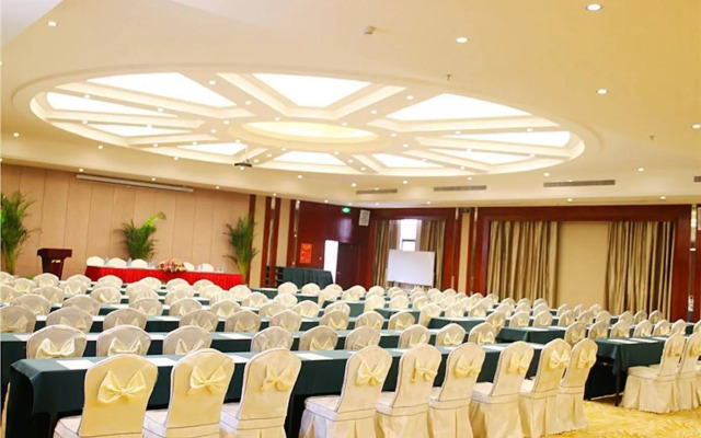 Jinhu Hotel
