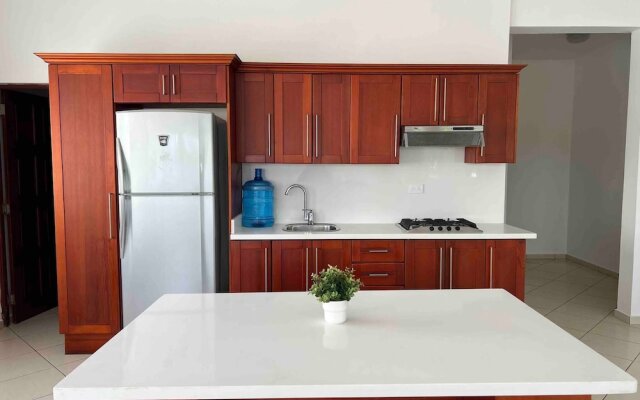 Plaza Achim 2br Apt, Heart Of Nightlife Area!