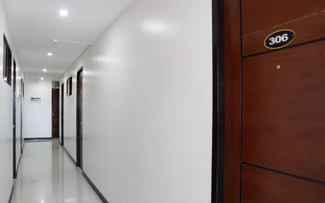 OYO 165 Circle-b Apartelle & Suites (Vaccinated Staff)