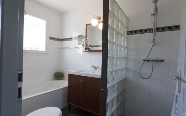 Spacious Villa With Private Swimming Pool and Jacuzzi