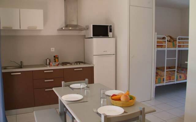 Well-Kept Bungalow with Combi-Microwave, Beach at 5 Km