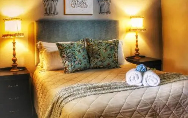 Clivia Lodge