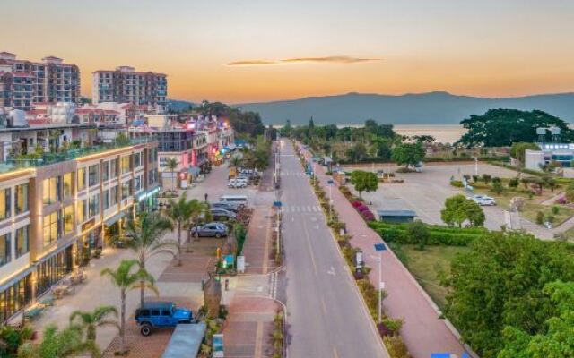 Serene Brit Boutique Hotel Fuxian Lake