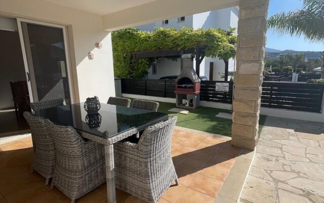 Stunning 3-bed Villa in Peyia
