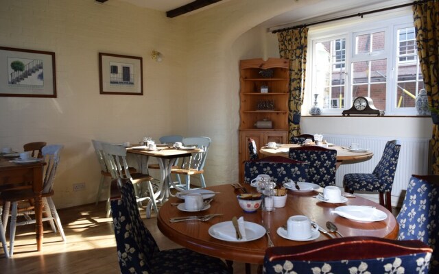 Haseley Coach House Motel