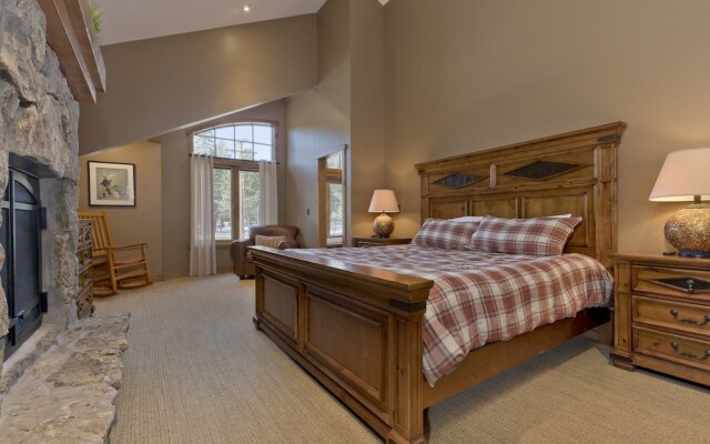 Stonegate #5 5 Bedroom Home by RedAwning