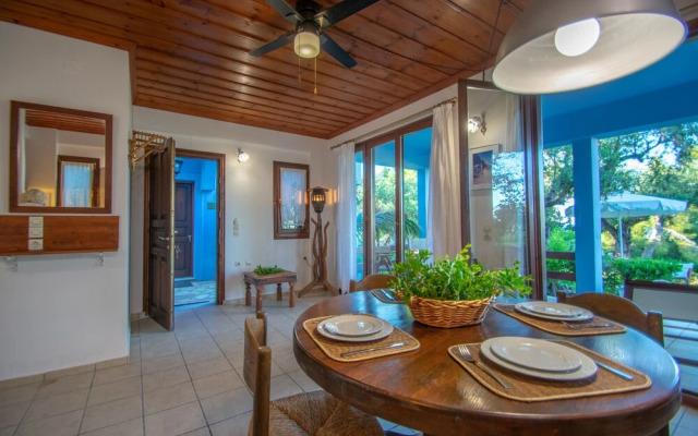 Bella Mare Beachfront Apartments