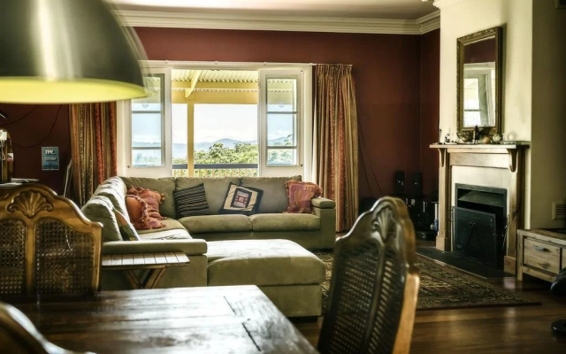 Tyrra Cottage Bed & Breakfast