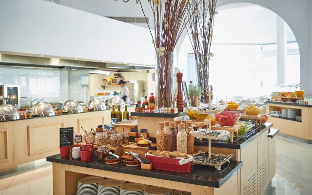 King Jason Paphos - Designed for Adults By Louis Hotels