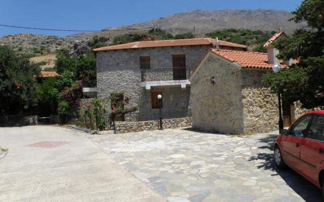 Triopetra Martha Giannis Stone House