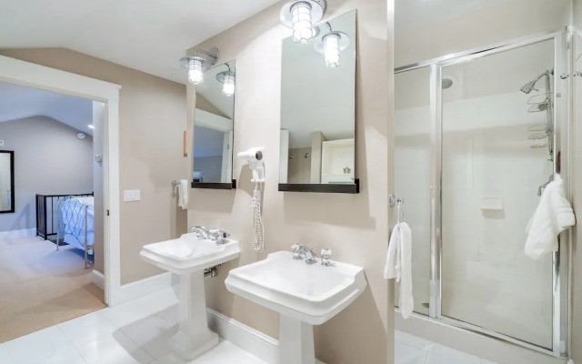 River Club 307 2 Bedroom Condo by Alpine Lodging Telluride