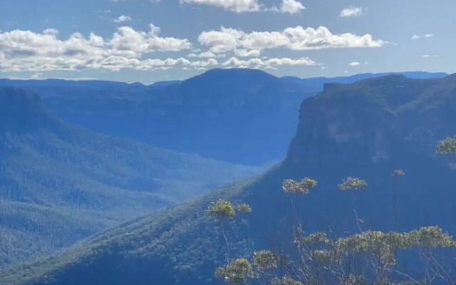 Tullys Hut - Walk to Hikes, Waterfalls, Views