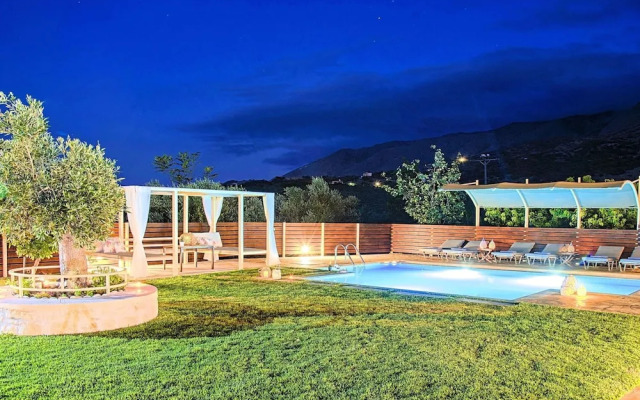 Luxurious Villa With Swimming Pool in Kavallos Greece