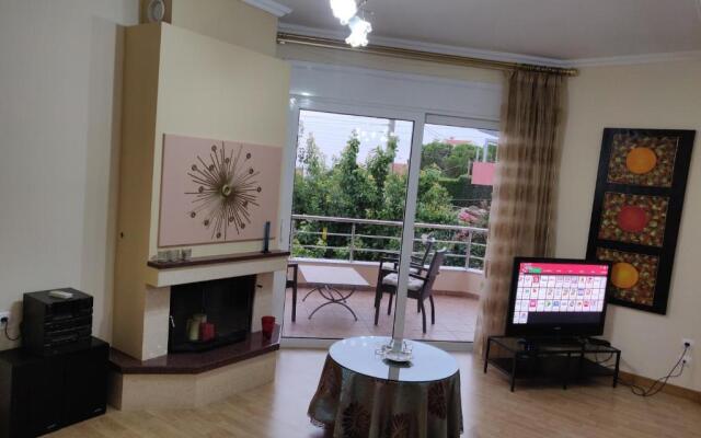 House,1000m from the beach