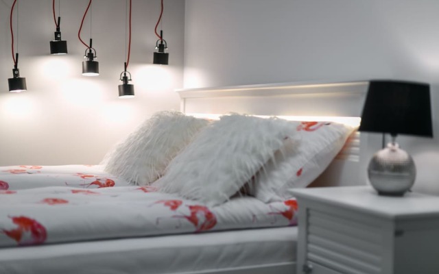 New Wave Apartment Glam