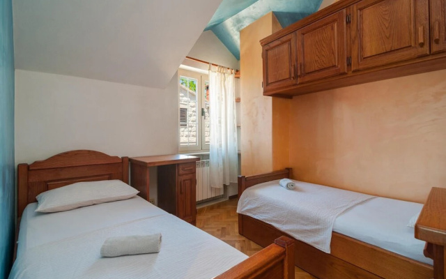 Amazing Home in Selca With Wifi and 3 Bedrooms