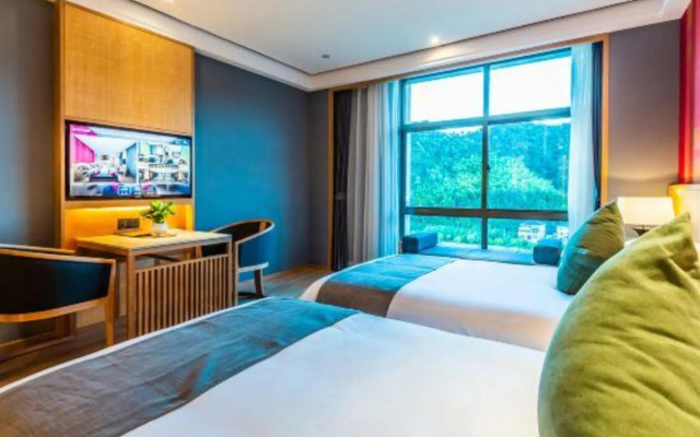 Baili Shachanghua Hotel