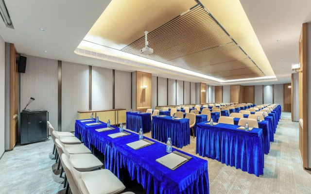 Holiday Inn Express Haikou World Trade Center