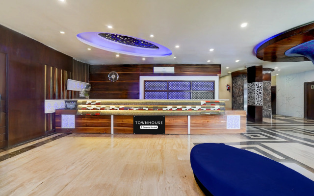 Super Townhouse Lalghati Near Airport