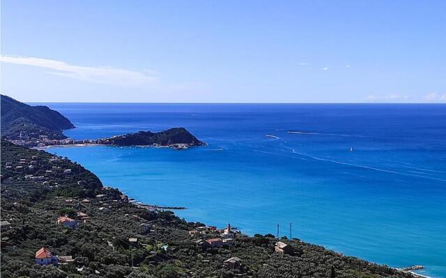 Nice apartment in Lavagna with 2 Bedrooms and WiFi