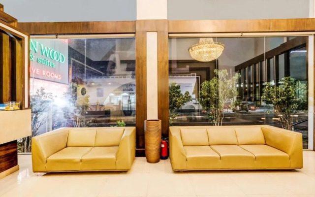 Itsy By Treebo - Greenwood Inn And Suites