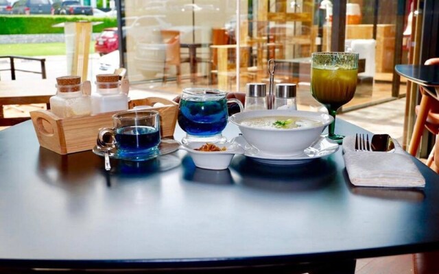 M.J. Gallery Poshtel