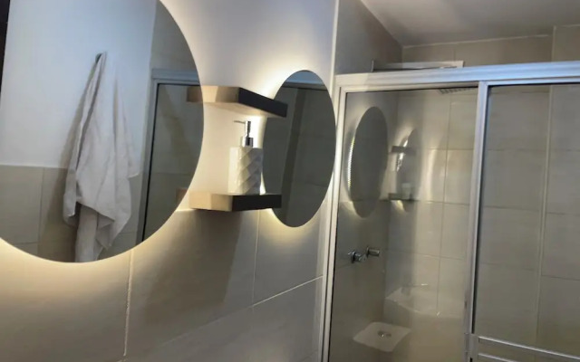 Luxury Liv Limonar