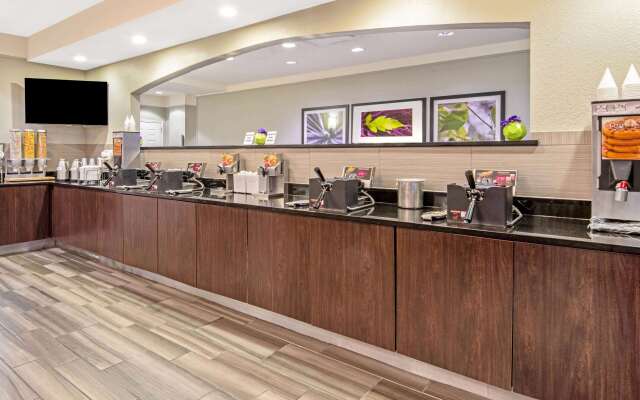 La Quinta Inn & Suites San Antonio Airport