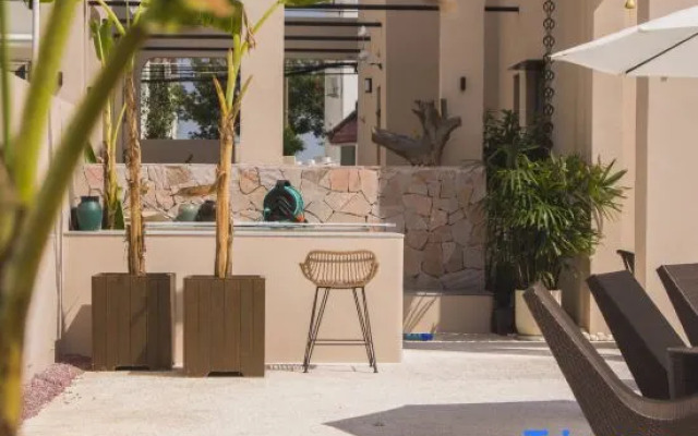 Timeles* resort Hotel