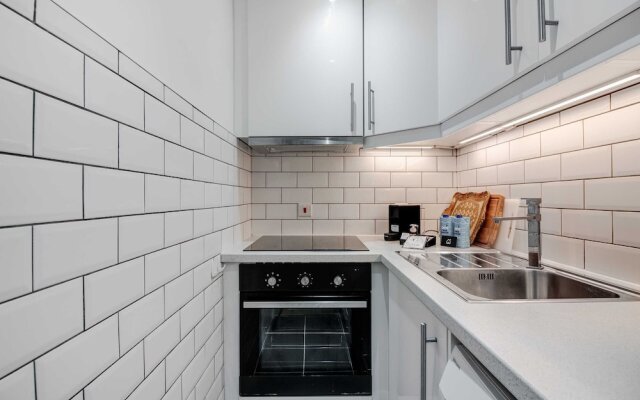 Uber London Theatre Land House