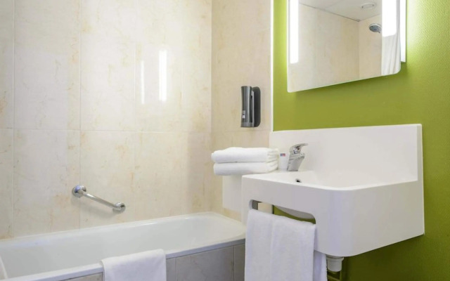 B&B HOTEL Nîmes Ville Active