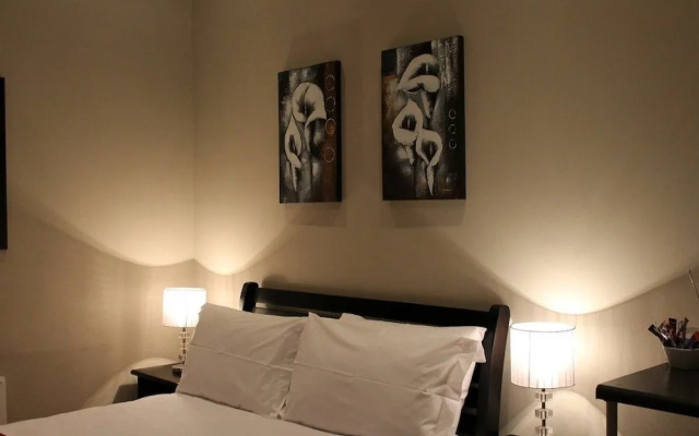 Tranquil House B&B @ 10 Berry St