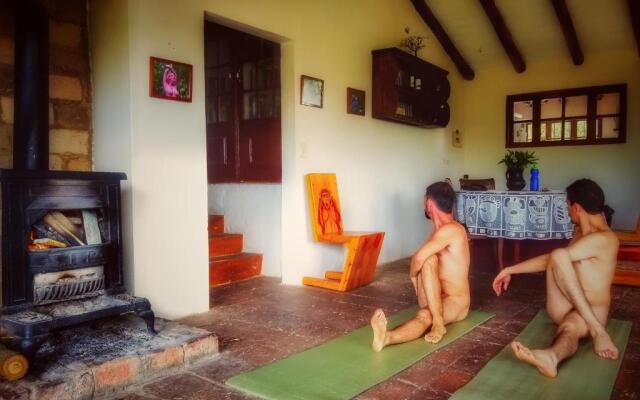 The Naked House Sabana - Hotel Nudista