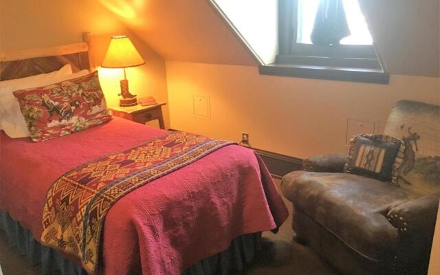 Sheridan Inn, B/W Signature Collection