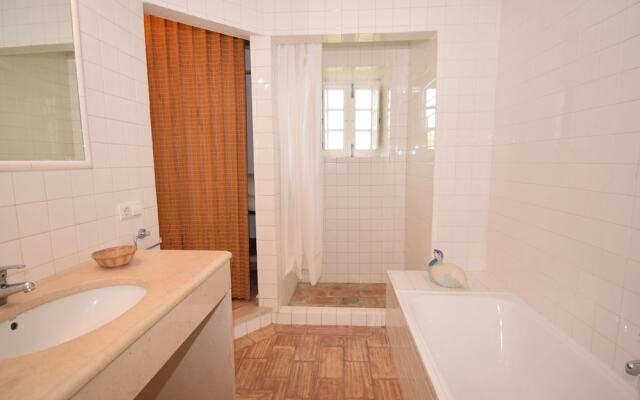 Coastal Retreat With Private Pool