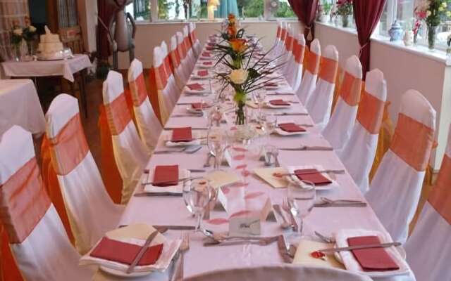 Millstones Country Hotel