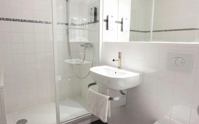 KYRIAD BELLEGARDE - Genève