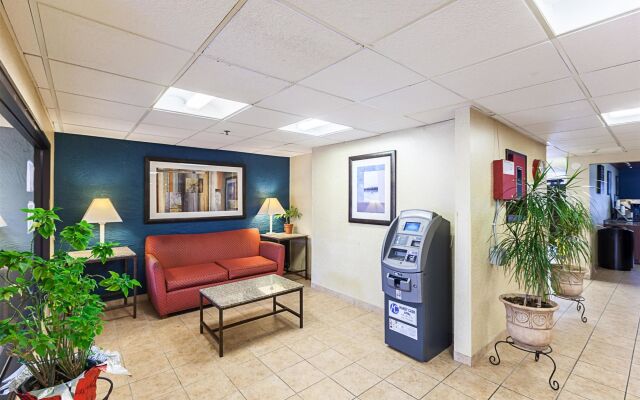Motel 6 Milwaukee, WI - Glendale