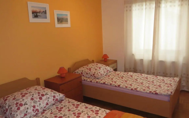 Apartment Hisa Lescer