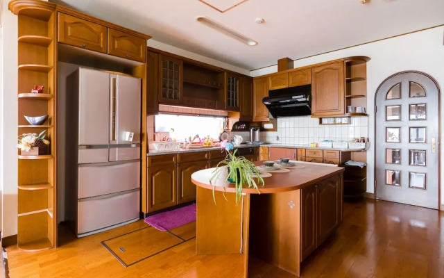Yolee Guest House
