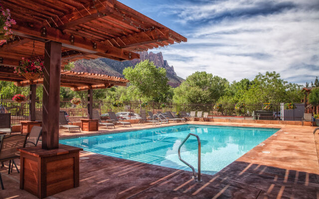 Cable Mountain Lodge