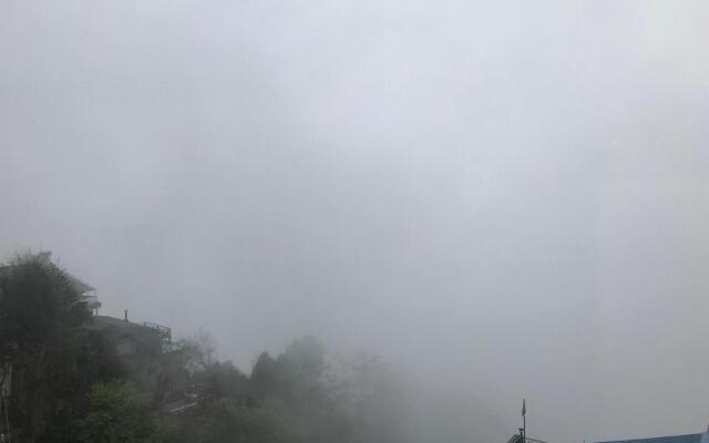 Summit Oakden Resort & Spa