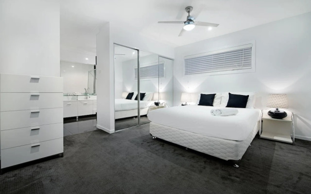 Amalfi Executive 5 Bedroom Home