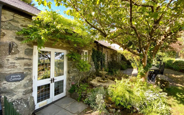 Hendy Cottage