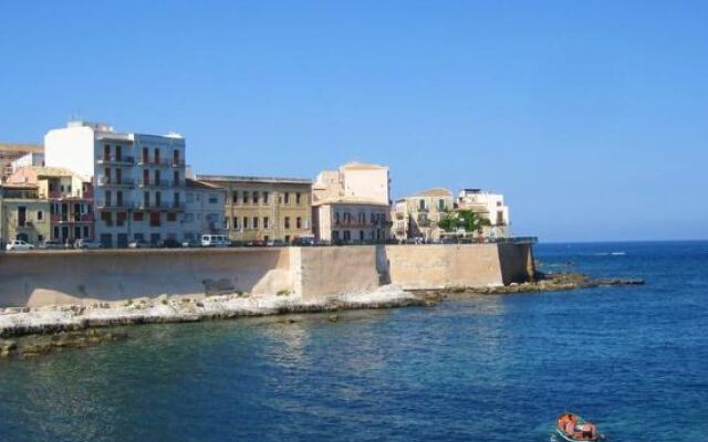 Apollonion Apartment