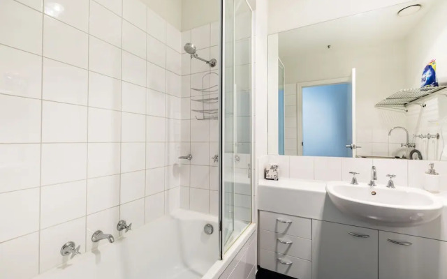 AERIN, 2BDR Melbourne Apartment