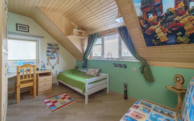Nikki's House