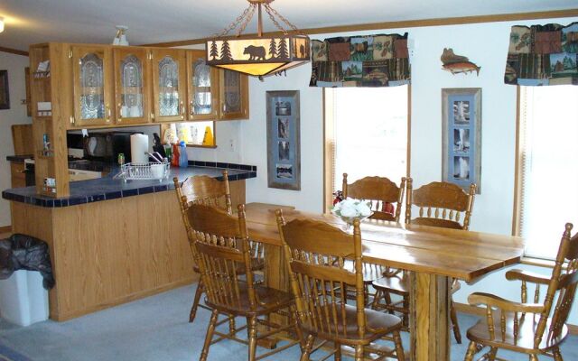 Yellowstone Mountain Cabins